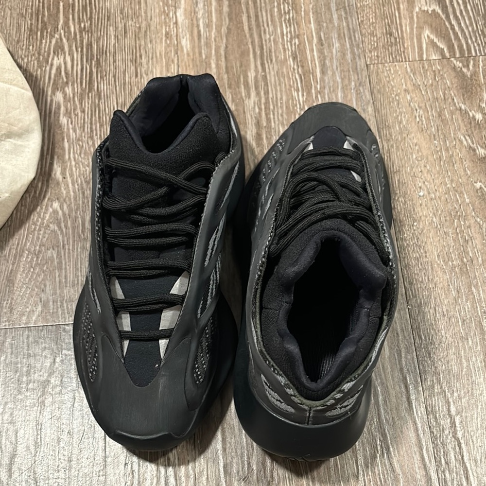Authentic Yezzy Sneakers